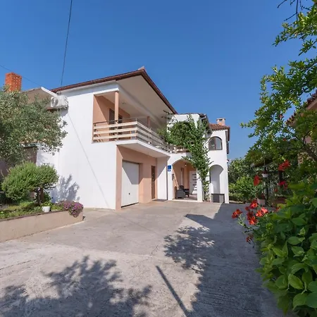 Lana Vidikovac * Zára