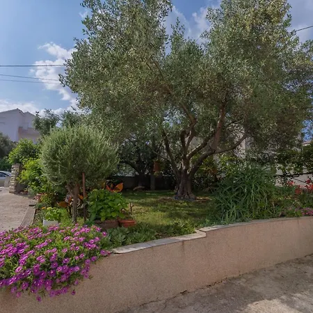 Lana Vidikovac Apartman *