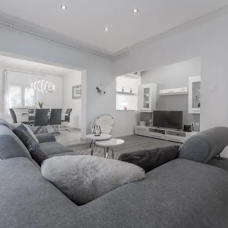 Lana Vidikovac * Zadar