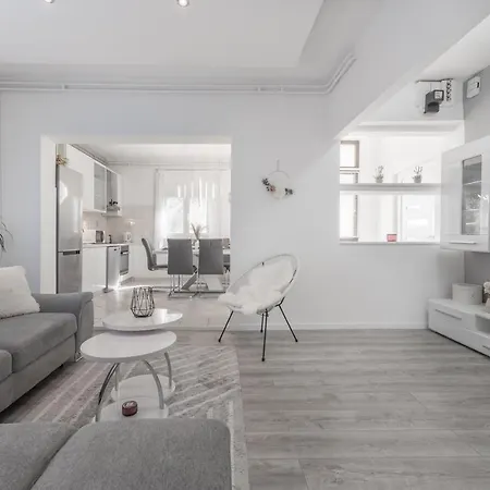 Lana Vidikovac * Zara