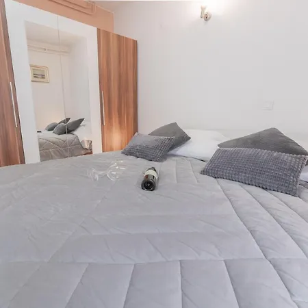 Lana Vidikovac Apartamento Zadar