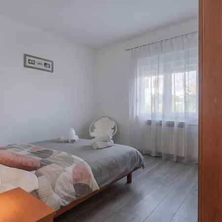 Lana Vidikovac Apartamento *