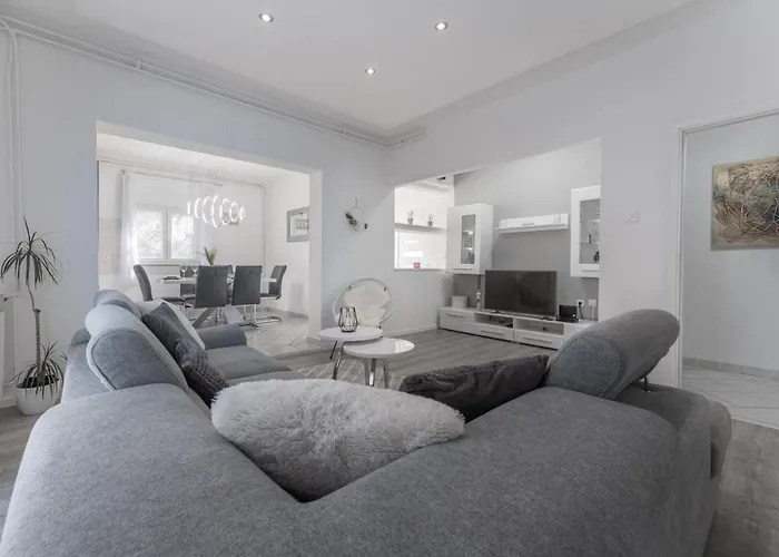 Lana Vidikovac * Zadar